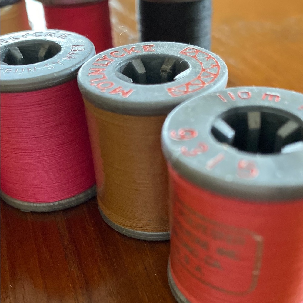 Vintage Set of Molnlycke Thread - Picture 10 of 12